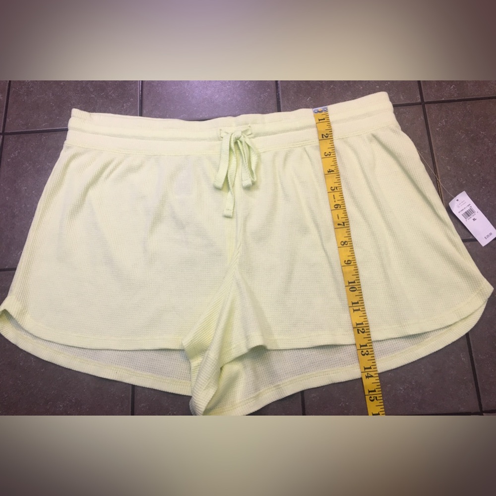 GAP Shorts - Picture 6 of 6